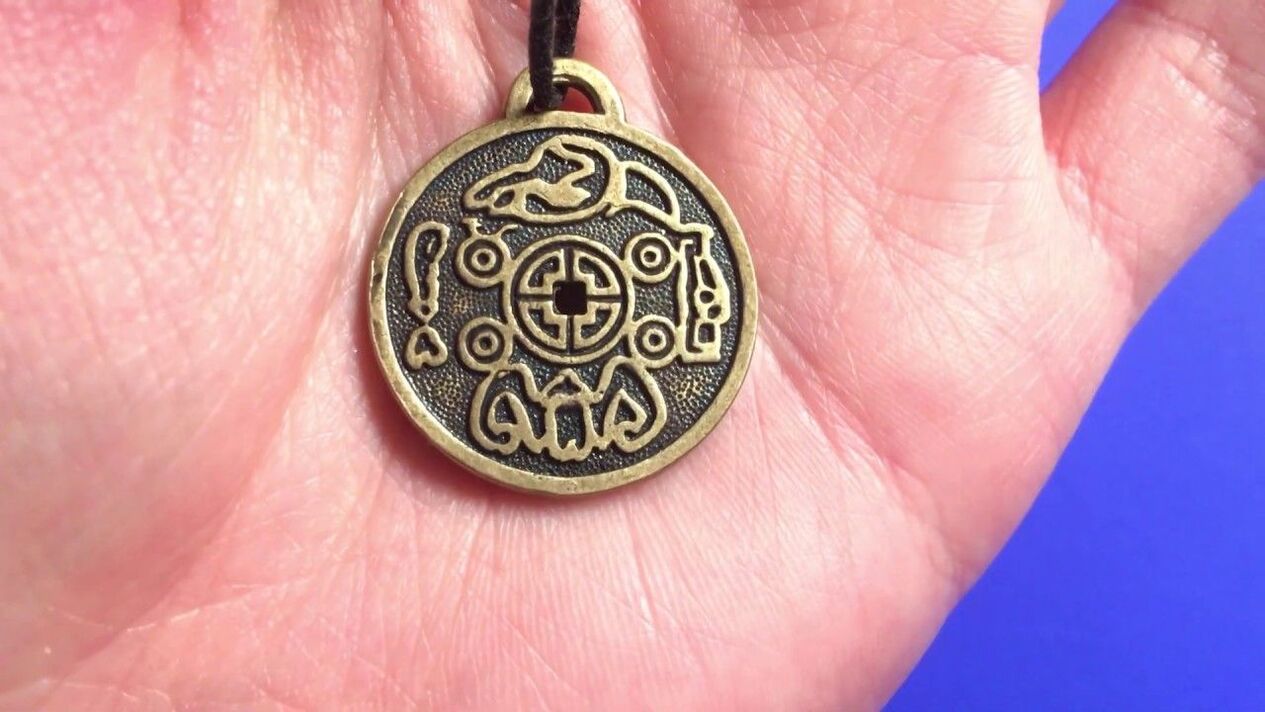 imperial amulet for luck and wealth